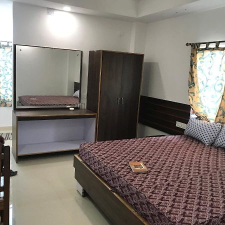 Hôtel Krishnananda Dham à Purî Extérieur photo