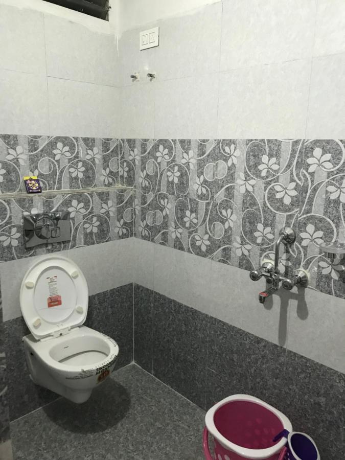 Hôtel Krishnananda Dham à Purî Extérieur photo